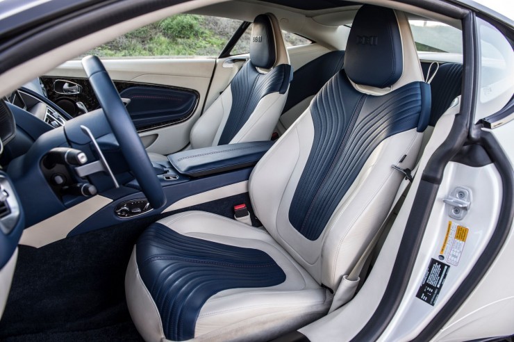 Aston Martin DB11 belső kialakítás
